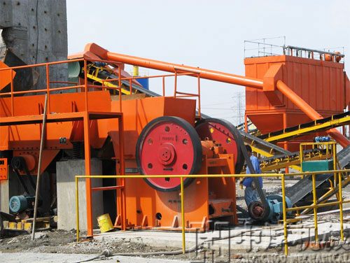 廣東韶關69顎式破碎機現(xiàn)場